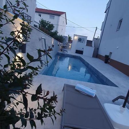 Apartment Villa Rina- Heated Salt Water Pool Kaštela Zewnętrze zdjęcie