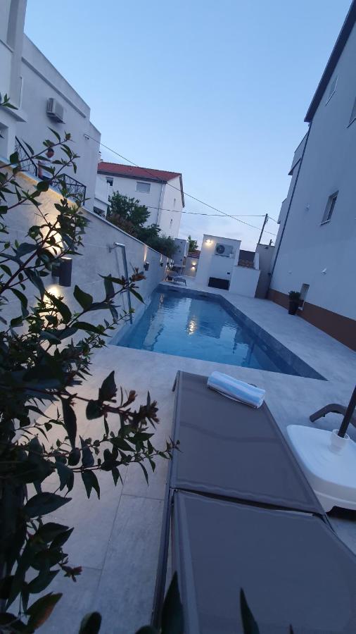 Apartment Villa Rina- Heated Salt Water Pool Kaštela Zewnętrze zdjęcie