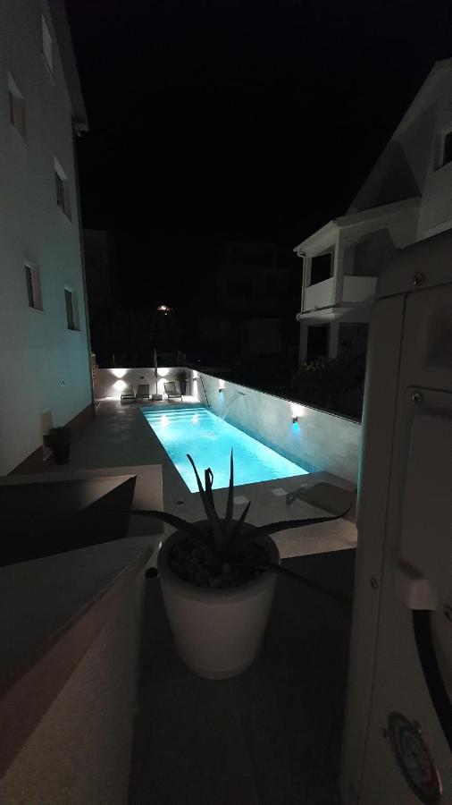 Apartment Villa Rina- Heated Salt Water Pool Kaštela Zewnętrze zdjęcie