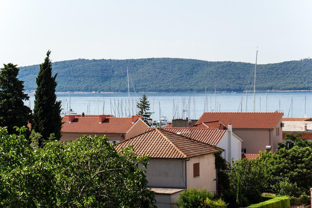 Apartment Villa Rina- Heated Salt Water Pool Kaštela Zewnętrze zdjęcie